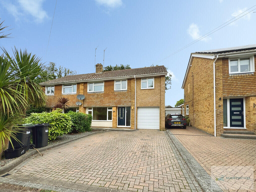 4 bed Semi Detached for rent in Hangersley. From Martin & Co - Ringwood 4 bed Semi Detached for rent in Hangersley. From Martin & Co - Ringwood