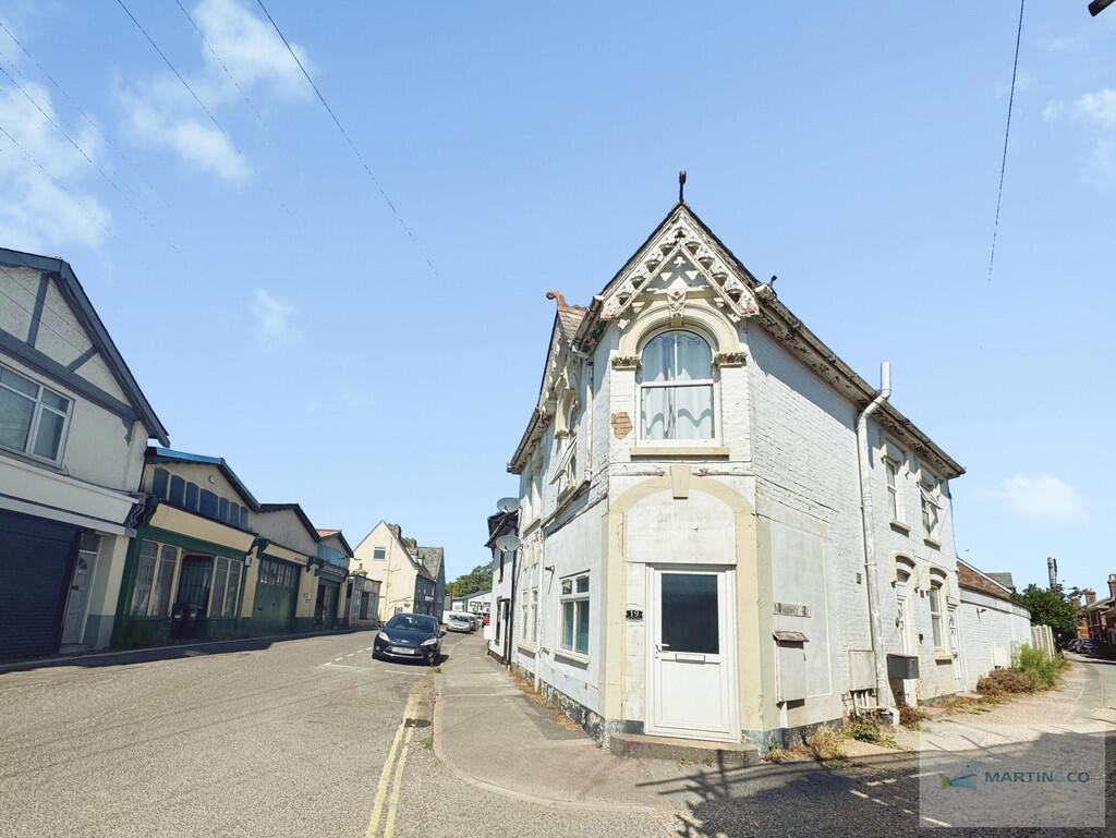 0 bed House (unspecified) for rent in Ringwood. From Martin & Co - Ringwood