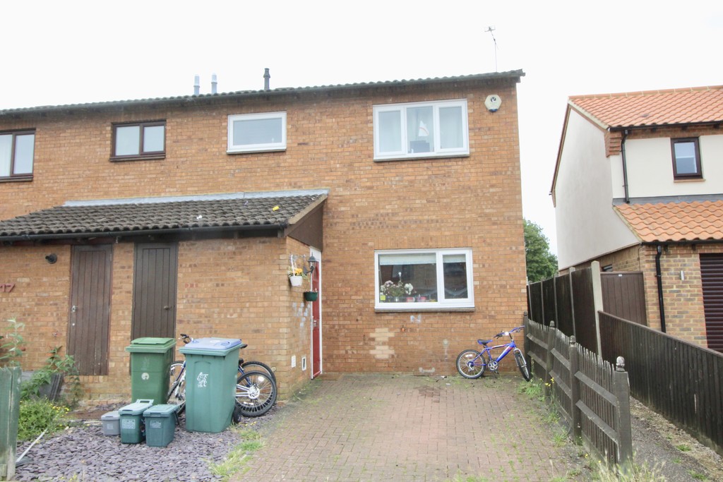 3 bed End Terraced House for rent in Winslow. From Martin & Co - Milton Keynes
