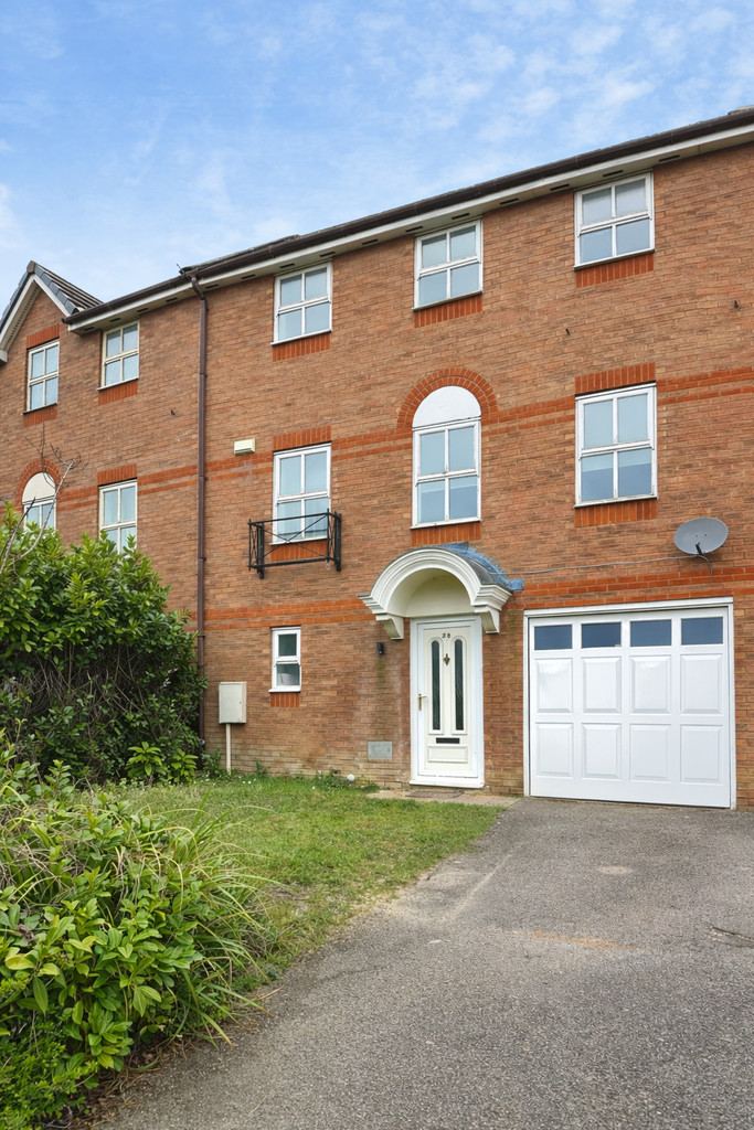 3 bed Town House for rent in Buckinghamshire. From Martin & Co - Milton Keynes