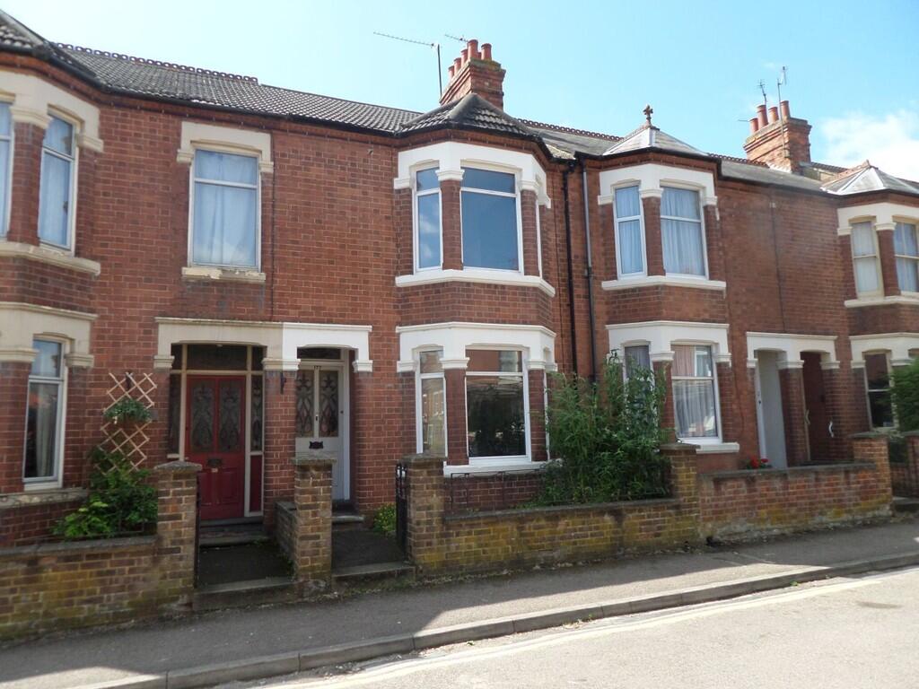 3 bed Mid Terraced House for rent in Haversham. From Martin & Co - Milton Keynes