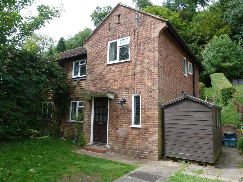 3 bed Semi-Detached House for rent in Caterham. From Martin & Co - Caterham
