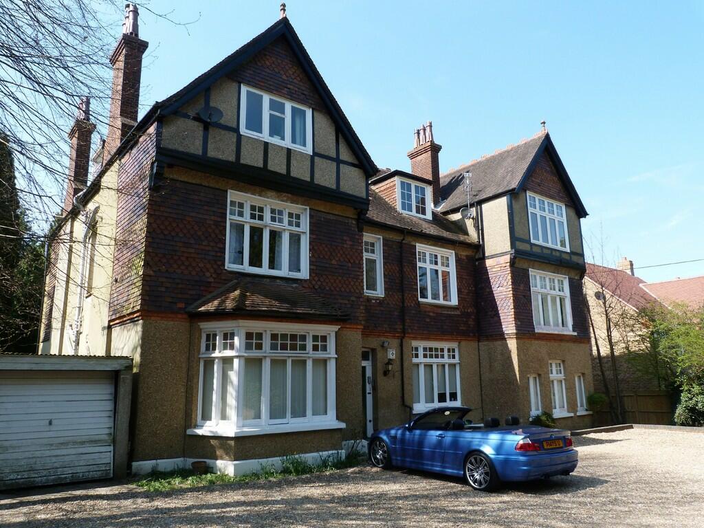 2 bed Apartment for rent in Caterham. From Martin & Co - Caterham