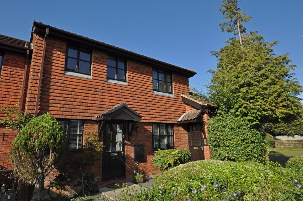 2 bed House (unspecified) for rent in Marlpit Hill. From Martin & Co - Caterham 2 bed House (unspecified) for rent in Marlpit Hill. From Martin & Co - Caterham