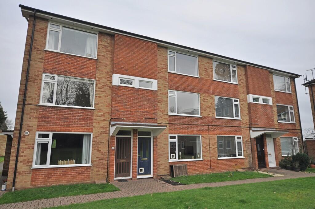 2 bed Annexe for rent in Caterham. From Martin & Co - Caterham