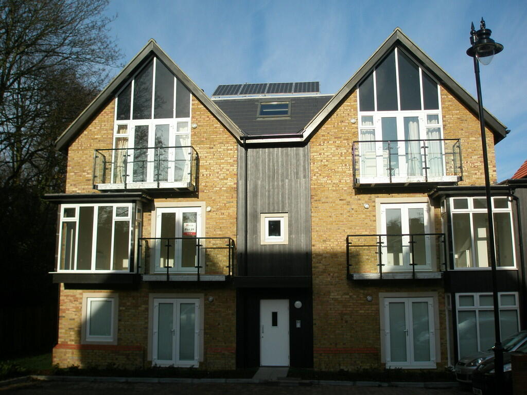 2 bed Apartment for rent in Warlingham. From Martin & Co - Caterham 2 bed Apartment for rent in Warlingham. From Martin & Co - Caterham