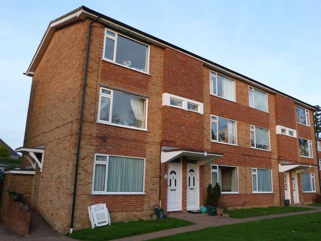 2 bed Annexe for rent in Caterham. From Martin & Co - Caterham