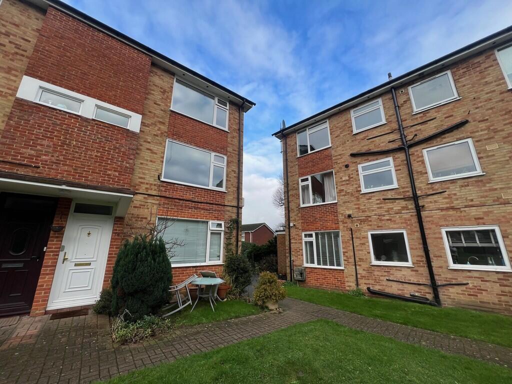 2 bed Annexe for rent in Caterham. From Martin & Co - Caterham