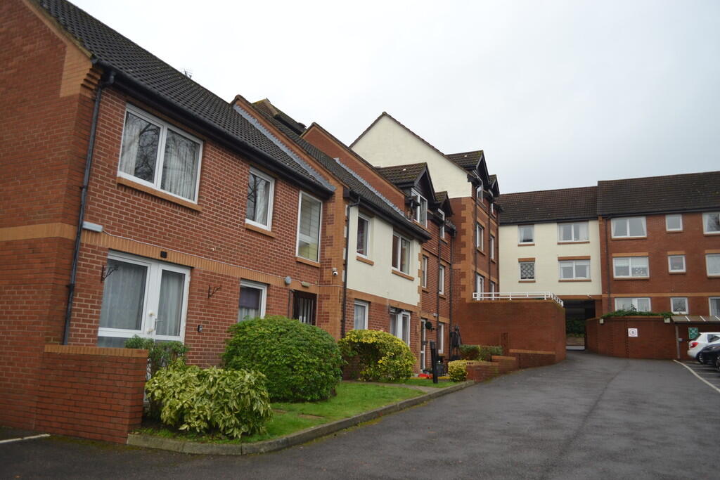 1 bed House (unspecified) for rent in Redhill. From Martin & Co - Caterham 1 bed House (unspecified) for rent in Redhill. From Martin & Co - Caterham