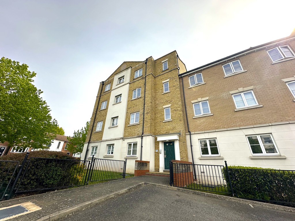 2 bed Apartment for rent in Workhouse Hill. From Martin & Co - Colchester
