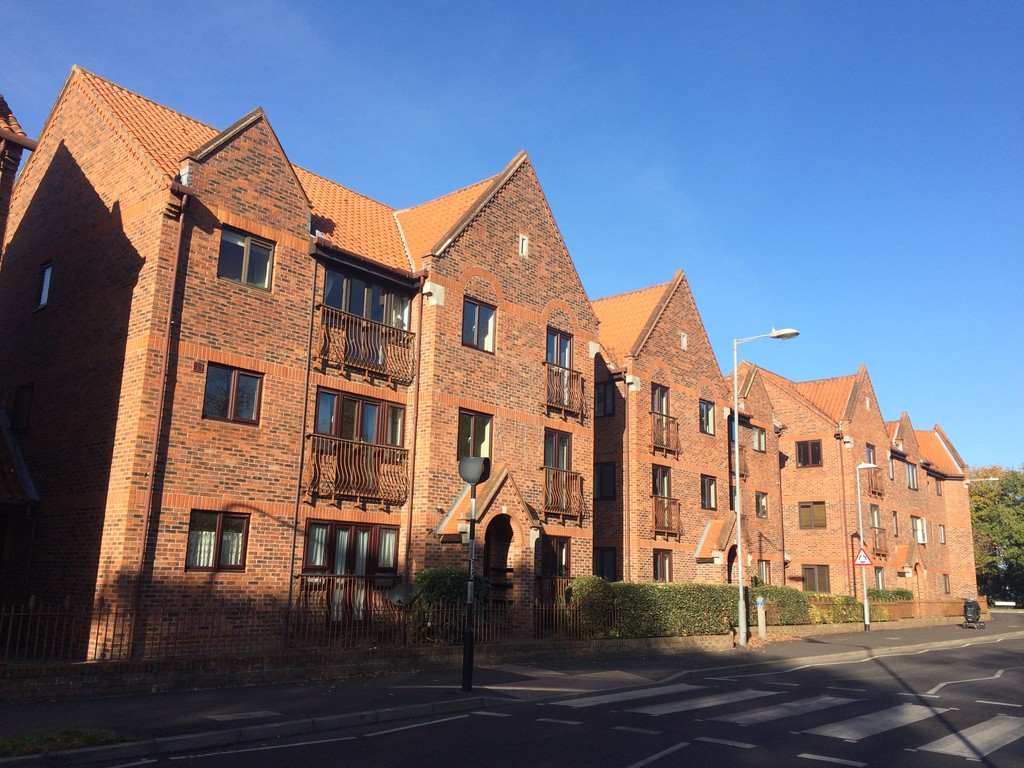 2 bed Apartment for rent in Workhouse Hill. From Martin & Co - Colchester