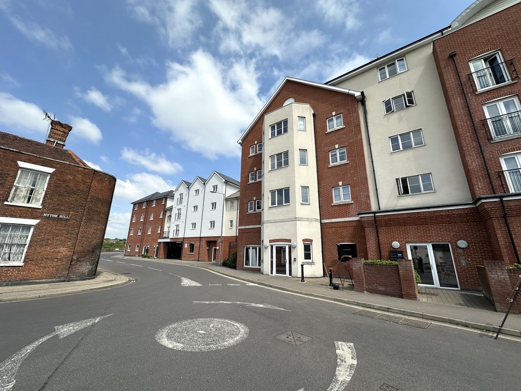 2 bed Apartment for rent in Essex. From Martin & Co - Colchester