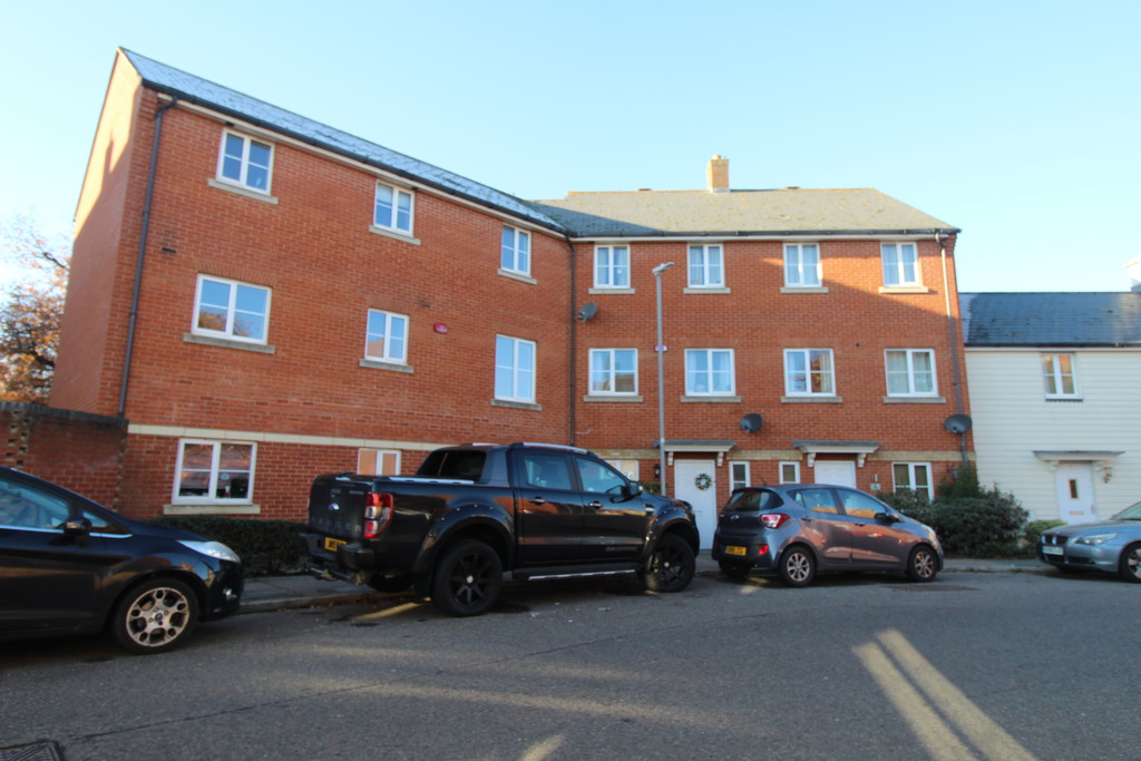 2 bed Apartment for rent in Workhouse Hill. From Martin & Co - Colchester