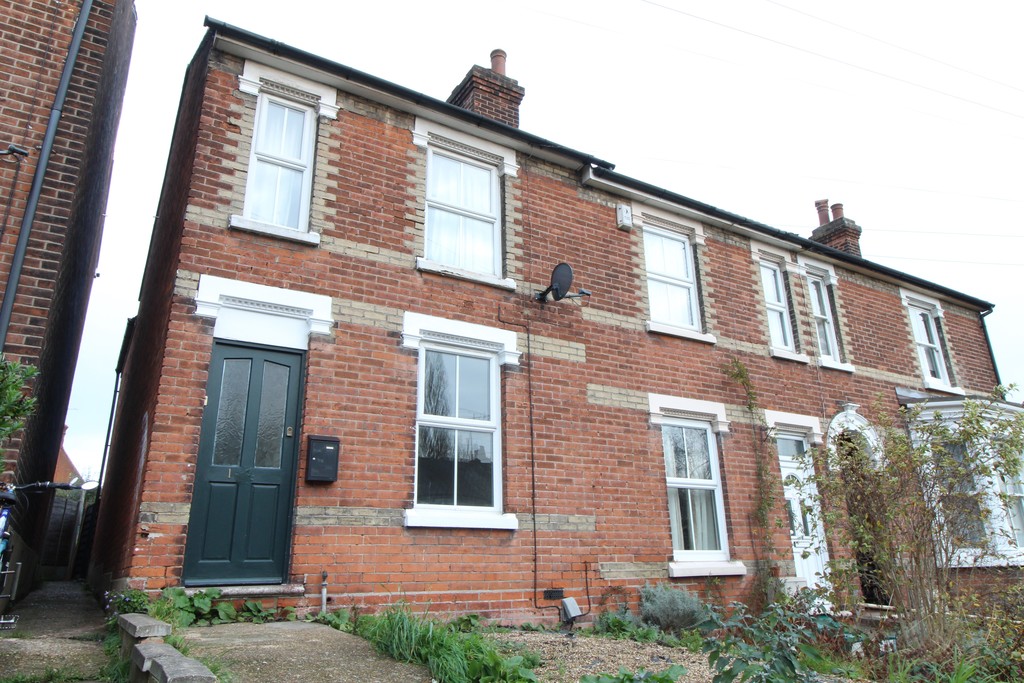 1 bed Ground floor maisonette for rent in Essex. From Martin & Co - Colchester