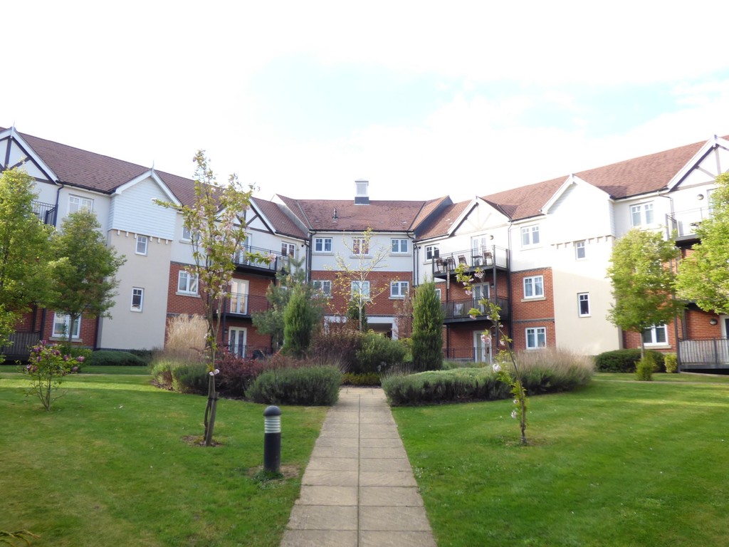 2 bed Apartment for rent in Workhouse Hill. From Martin & Co - Colchester