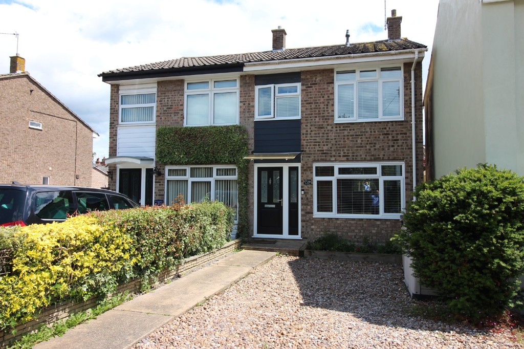 3 bed Semi Detached for rent in Essex. From Martin & Co - Colchester 3 bed Semi Detached for rent in Essex. From Martin & Co - Colchester