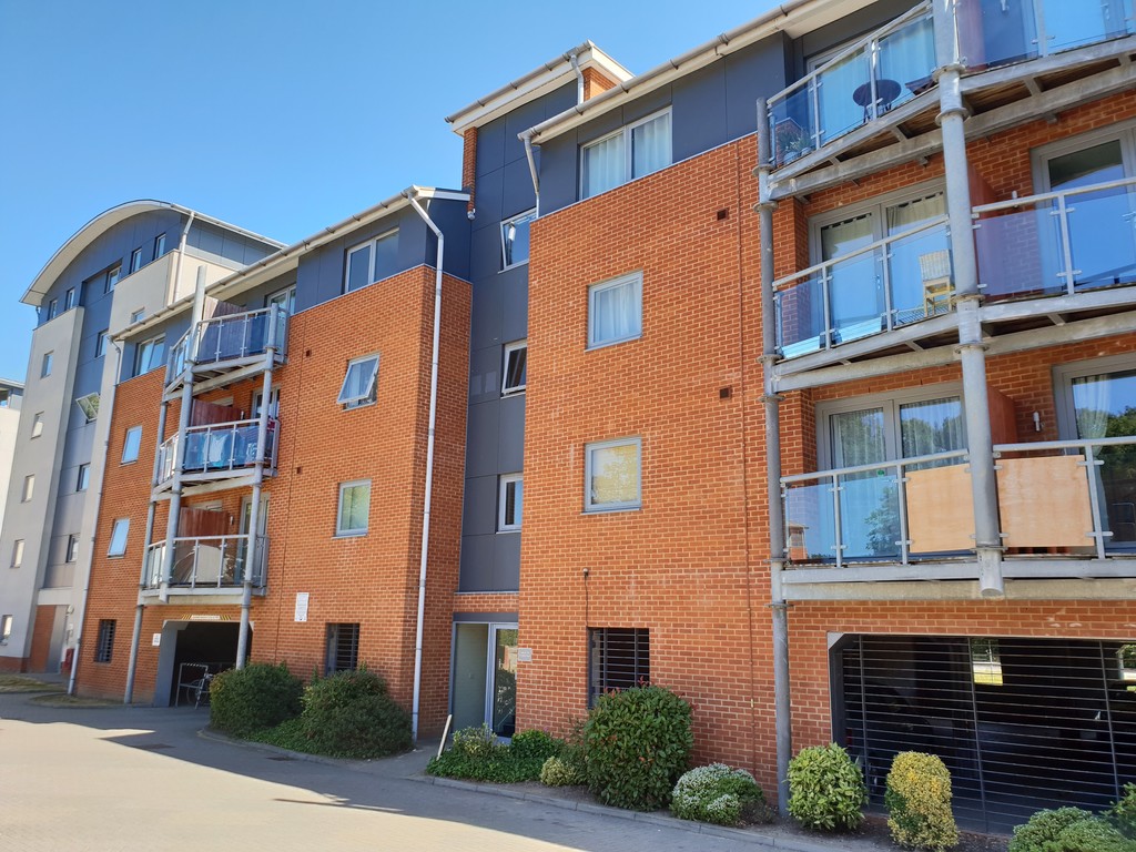 2 bed Apartment for rent in Workhouse Hill. From Martin & Co - Colchester