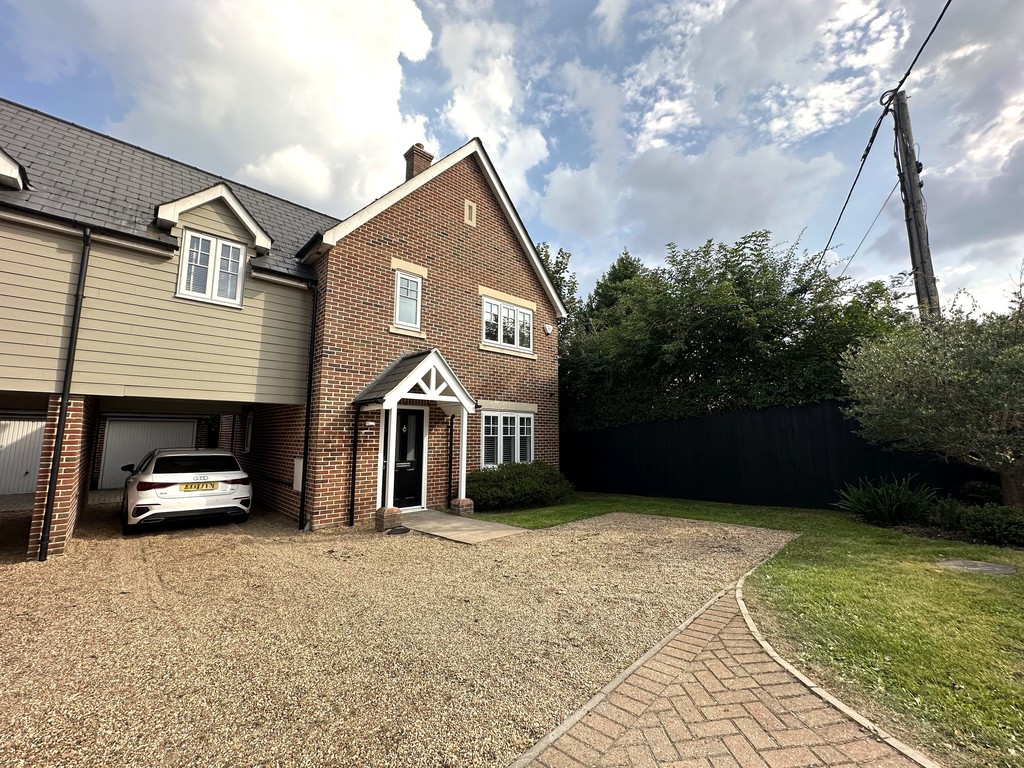 4 bed Link detached for rent in Essex. From Martin & Co - Colchester
