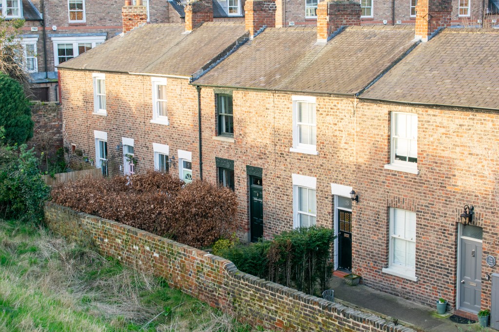 1 bed Mid Terraced House for rent in North Yorkshire. From Martin & Co - York