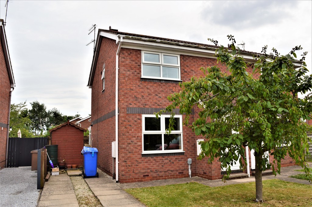 3 bed Semi-Detached House for rent in East Riding Of Yorkshire. From Martin & Co - York