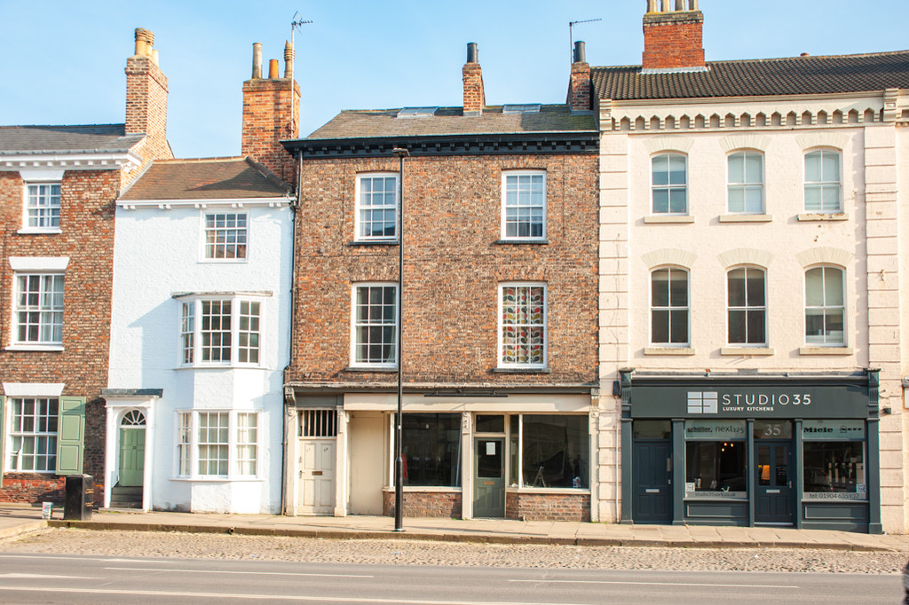 4 bed Town House for rent in North Yorkshire. From Martin & Co - York