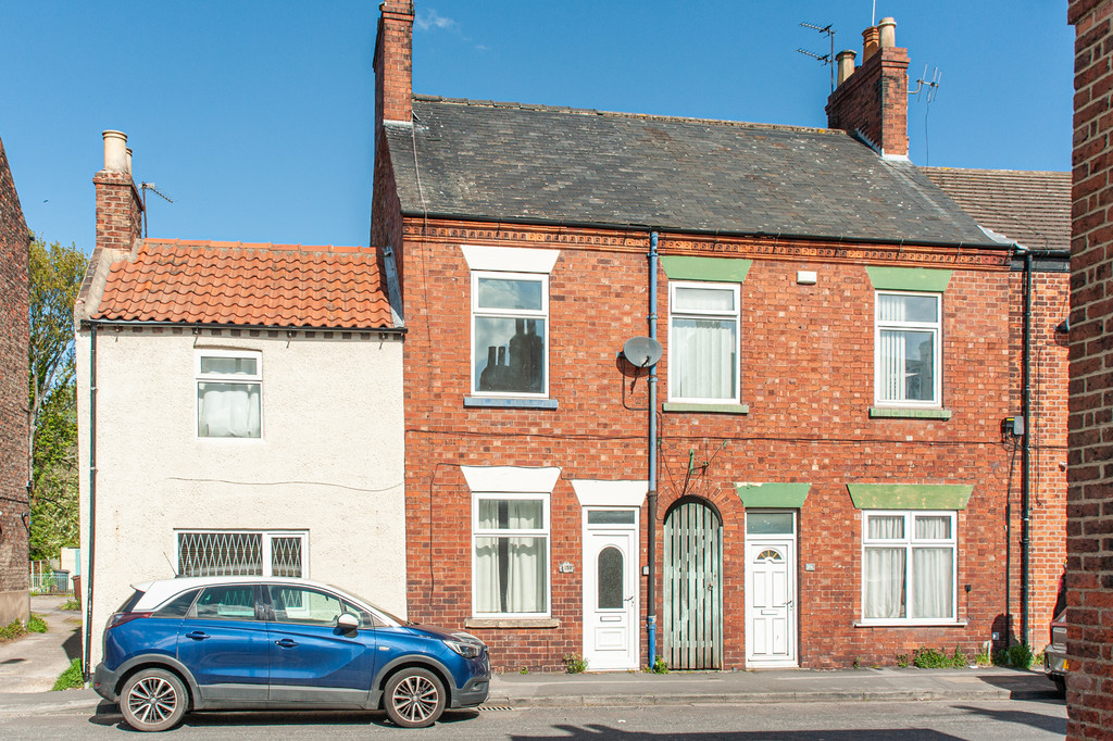 2 bed Mid Terraced House for rent in North Yorkshire. From Martin & Co - York