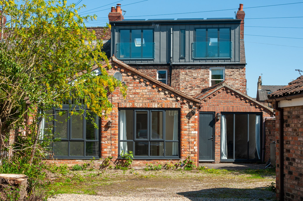 2 bed Detached bungalow for rent in York. From Martin & Co - York