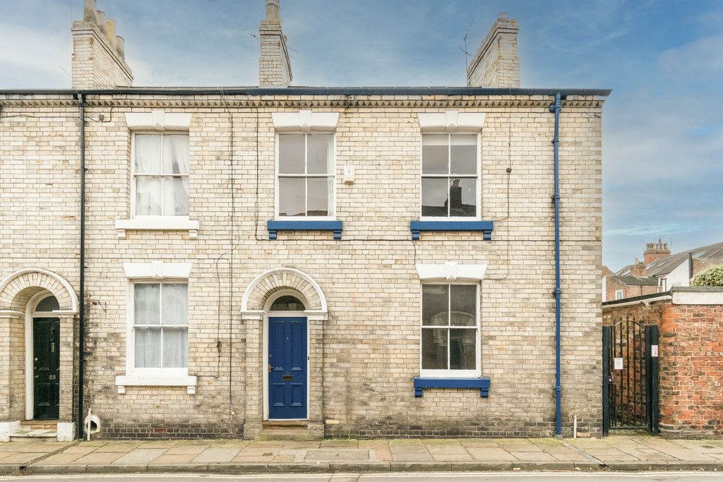 4 bed End of Terrace for rent in North Yorkshire. From Martin & Co - York