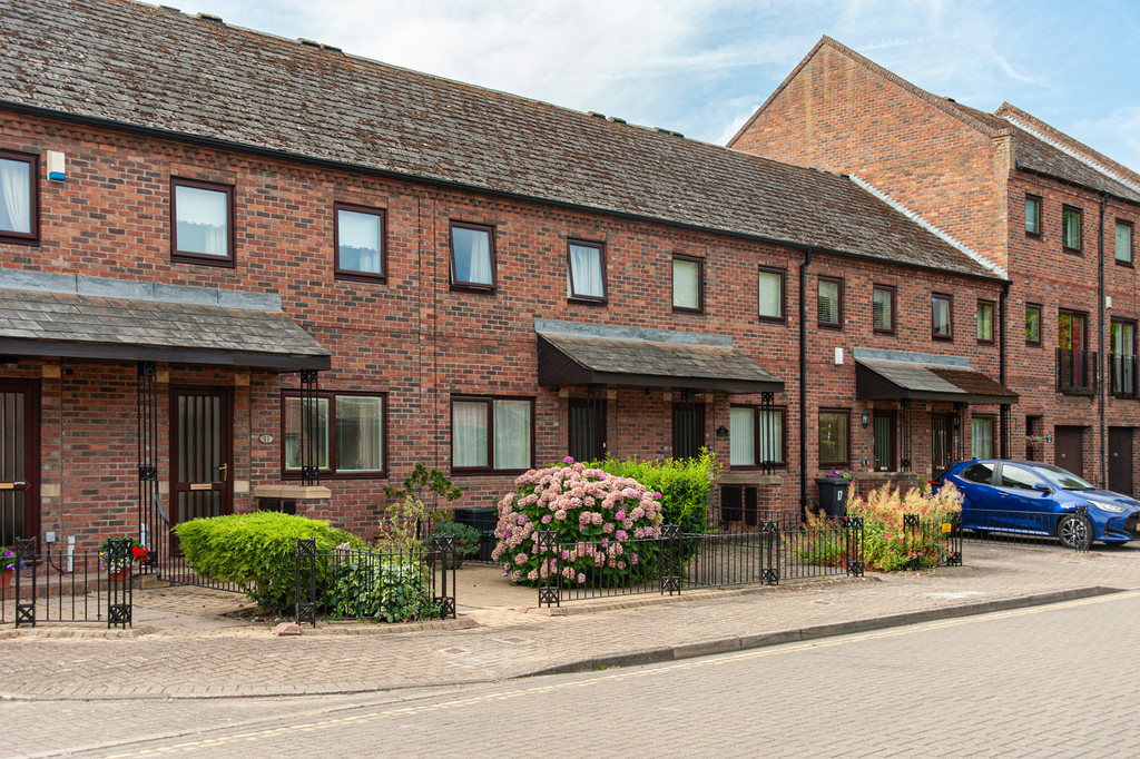 3 bed Mid Terraced House for rent in Heslington. From Martin & Co - York 3 bed Mid Terraced House for rent in Heslington. From Martin & Co - York