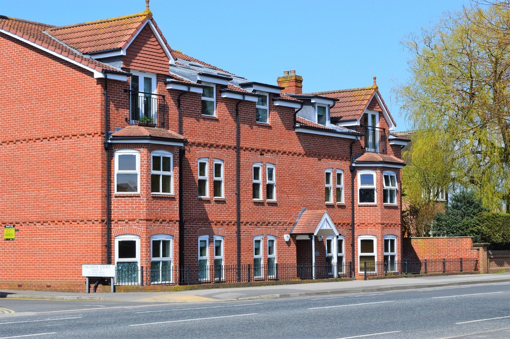2 bed Apartment for rent in Bishopthorpe. From Martin & Co - York 2 bed Apartment for rent in Bishopthorpe. From Martin & Co - York