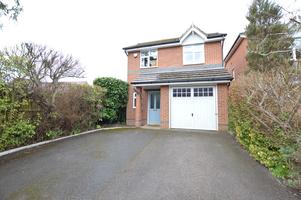 3 bed Detached House for rent in Surrey. From Martin & Co - Woking