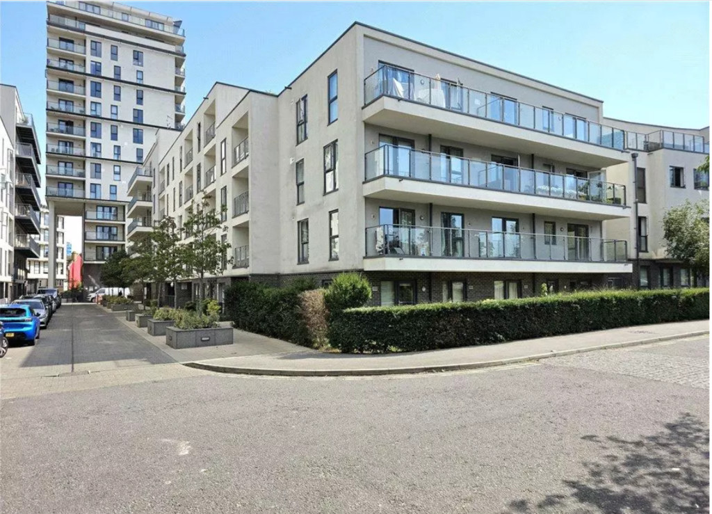 1 bed Apartment for rent in Surrey. From Martin & Co - Woking