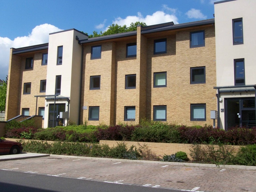 1 bed 1st Floor Flat for rent in Woking. From Martin & Co - Woking