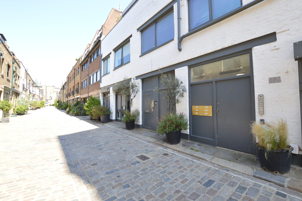 1 bed Apartment for rent in London. From Martin & Co - Woking