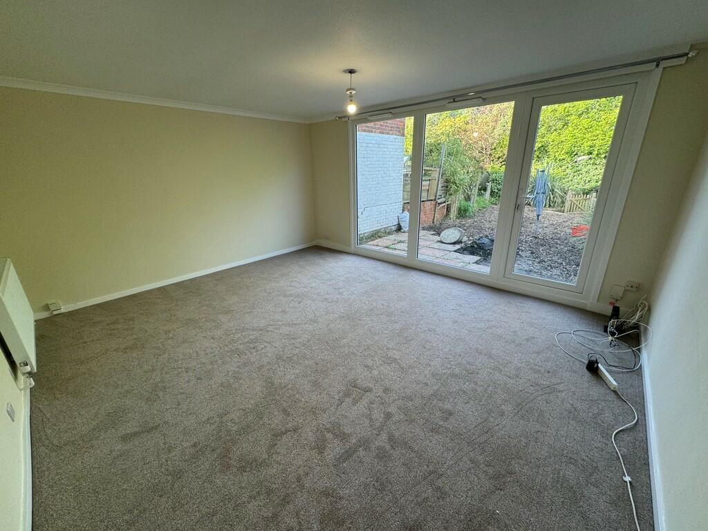 3 bed Mid Terraced House for rent in Guildford. From Martin & Co - Guildford