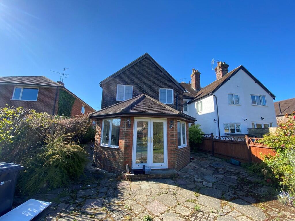 3 bed Semi Detached for rent in Guildford. From Martin & Co - Guildford