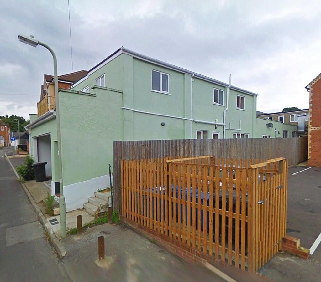 1 bed House (unspecified) for rent in Fleet. From Martin & Co - Guildford