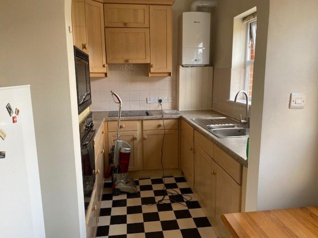 2 bed Apartment for rent in Guildford. From Martin & Co - Guildford