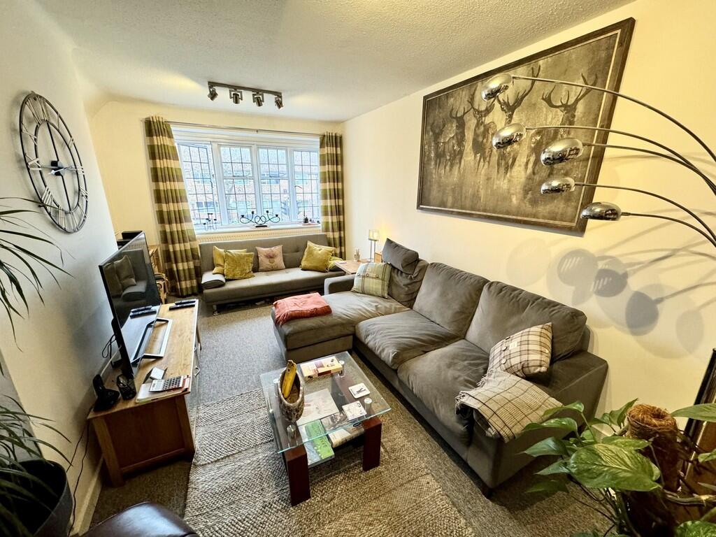 2 bed Apartment for rent in Elmbridge Village. From Martin & Co - Guildford