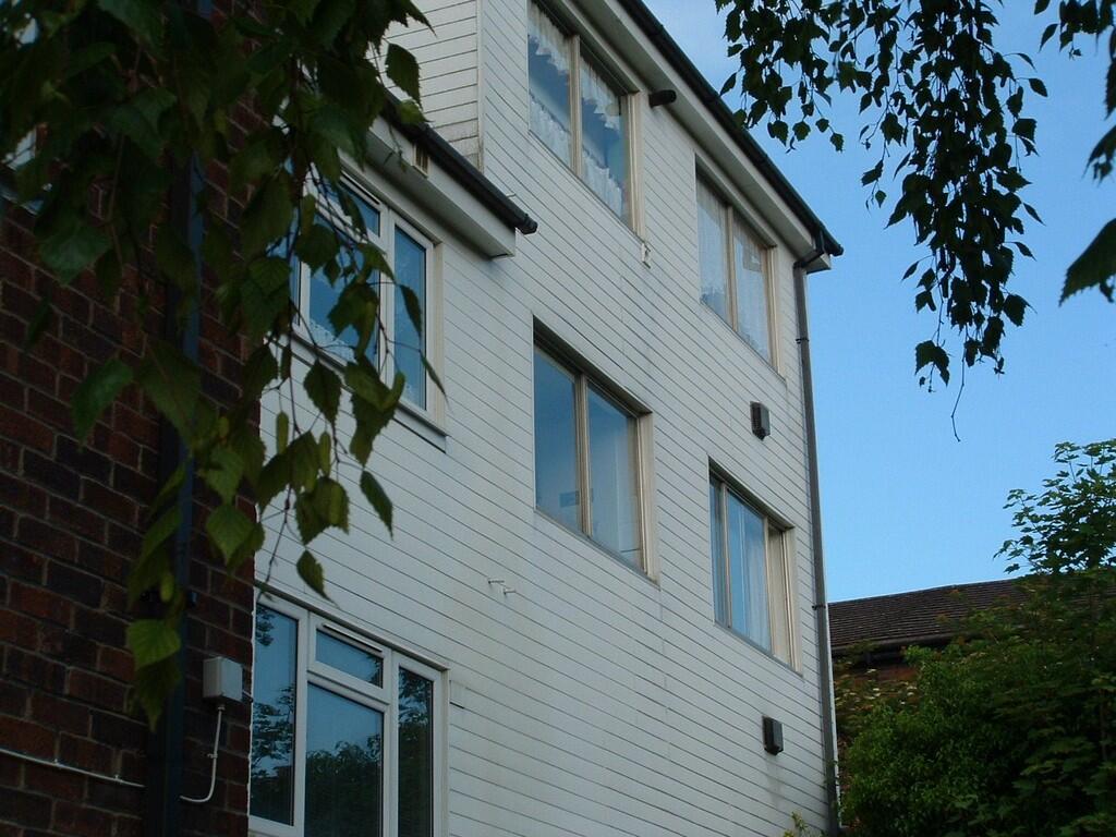 2 bed 1st Floor Flat for rent in Guildford. From Martin & Co - Guildford