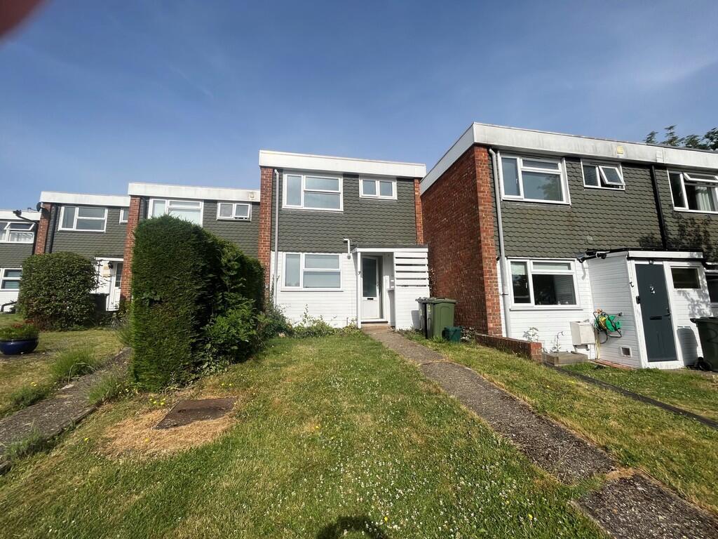 3 bed Mid Terraced House for rent in Guildford. From Martin & Co - Guildford