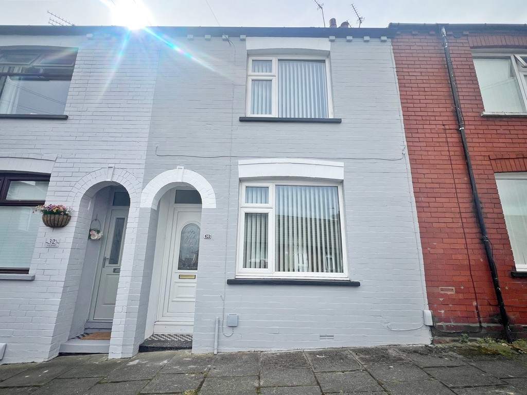 2 bed Mid Terraced House for rent in Cheshire. From Martin & Co - Widnes