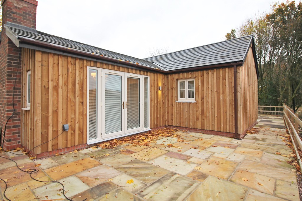 2 bed Detached bungalow for rent in Cheshire. From Martin & Co - Widnes
