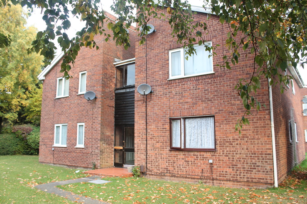 1 bed Studio for rent in Cheshire. From Martin & Co - Widnes