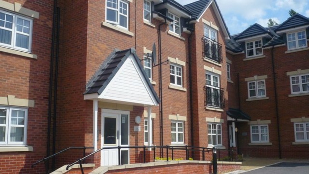 2 bed Apartment for rent in Cheshire. From Martin & Co - Widnes
