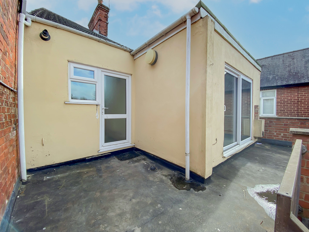 2 bed Apartment for rent in Leicestershire. From Martin & Co - Coalville
