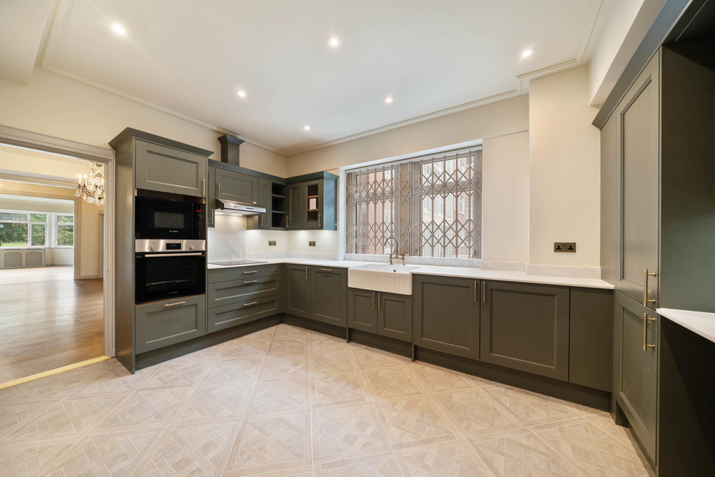 4 bed 1st Floor Flat for rent in South Kensington. From Martin & Co - Chelsea