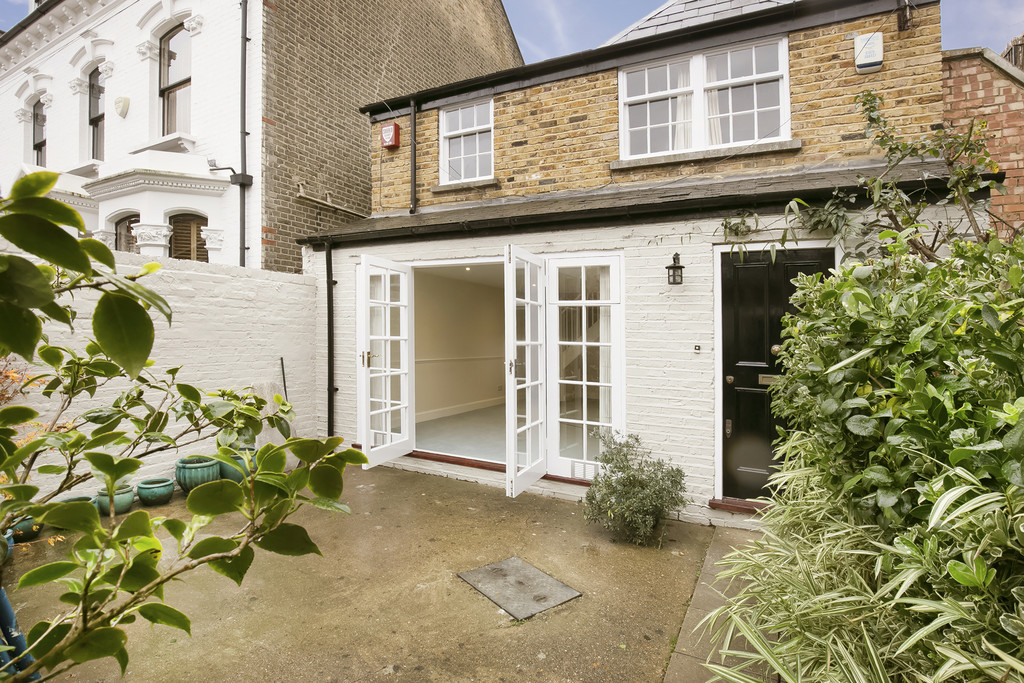 2 bed Detached for rent in Fulham. From Martin & Co - Chelsea