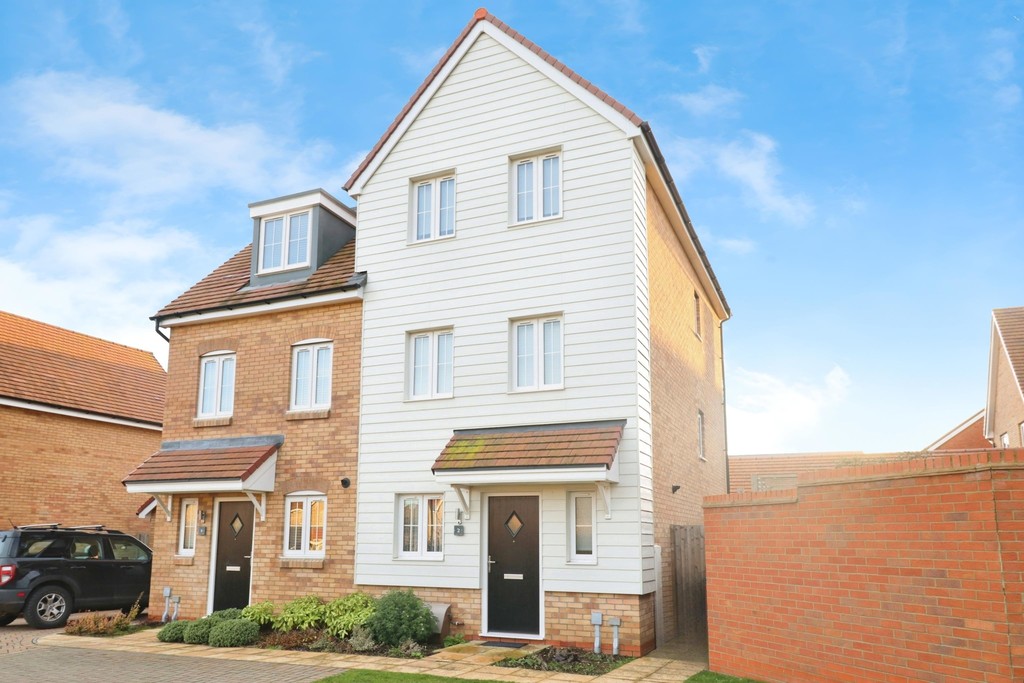 3 bed Town House for rent in Fornham St Martin. From Martin & Co - Bury St Edmunds