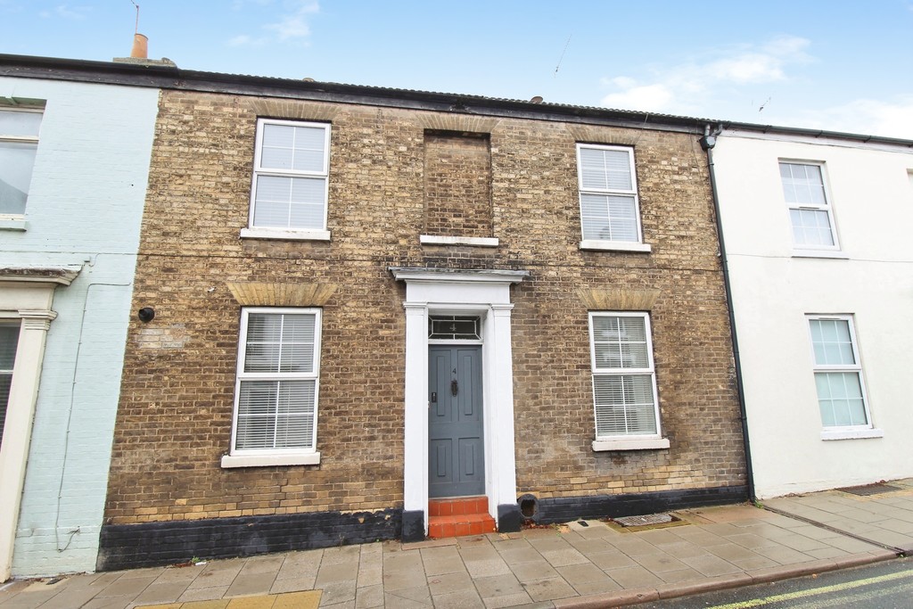 2 bed Mid Terraced House for rent in Suffolk. From Martin & Co - Bury St Edmunds
